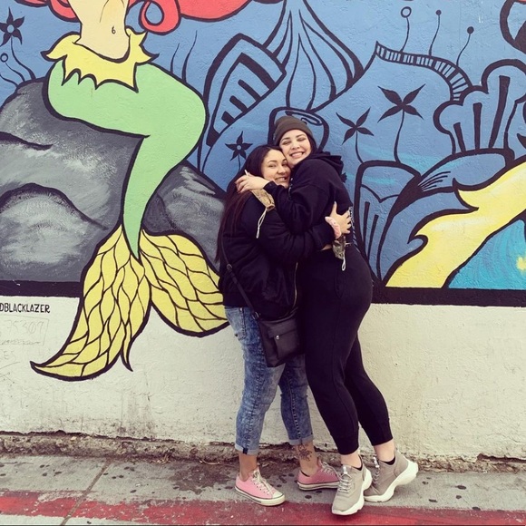 Meet your Posher, Ada - Picture 1 of 1